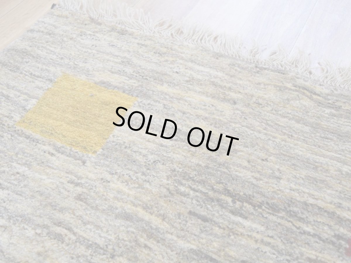 画像10: 新品 ペルシャ ギャッベ 縦2m 横1.5m 3㎡ 〜2帖 リビング ダイニング 2-3人掛けソファ サイズ 190 × 156 cm No.A565 肉厚 天然 ウール ギャベ 手織り ハンドメイド ラグ 絨毯 カーペット リビングダイニングルームやベッドサイドに 生成り クリーム 原毛系 マルチカラー カラフル n-a565-190156h023a024 (10)