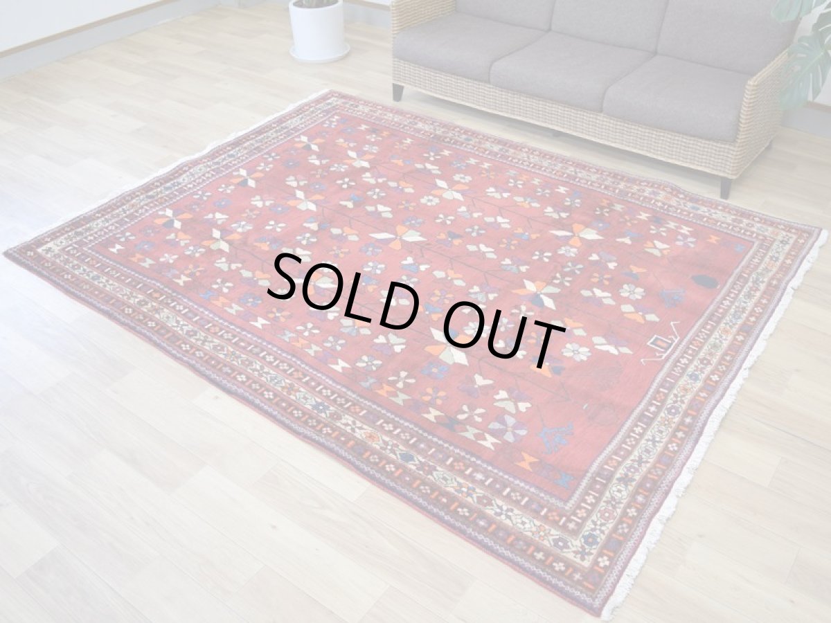 画像2: 良品 ペルシャ 部族絨毯 シールジャーン 縦2.5m 横2m 4.8㎡ 5帖程度 リビング ダイニング 3人掛けソファ サイズ 250 x 190 cm No.A772 肉厚 ウール 手織り ハンドメイド トライバル ラグ カーペット 赤 花柄 幾何学模様 民族柄 b-a772-250190h055a517 (2)