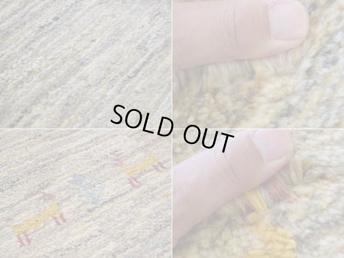 画像17: 新品 ペルシャ ギャッベ 縦2.3m 横2.1m 5㎡ 〜5帖 リビング ダイニング 2-3人掛けソファ サイズ 228 × 209 cm No.A573 肉厚 天然 ウール ギャベ 手織り ハンドメイド ラグ 絨毯 カーペット リビングダイニングルームやベッドサイドに 動物 生命の樹 柄 生成り クリーム ベージュ 茶 グレー 原毛系 n-a573-228209h715a276 (17)