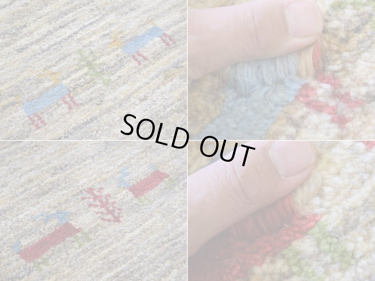 画像16: 新品 ペルシャ ギャッベ 縦2.3m 横2.1m 5㎡ 〜5帖 リビング ダイニング 2-3人掛けソファ サイズ 228 × 209 cm No.A573 肉厚 天然 ウール ギャベ 手織り ハンドメイド ラグ 絨毯 カーペット リビングダイニングルームやベッドサイドに 動物 生命の樹 柄 生成り クリーム ベージュ 茶 グレー 原毛系 n-a573-228209h715a276 (16)