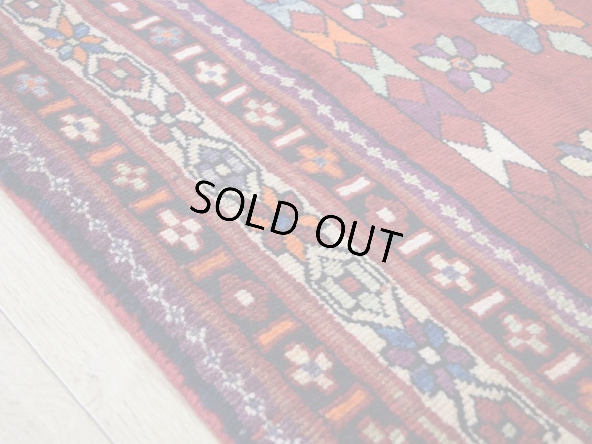 画像10: 良品 ペルシャ 部族絨毯 シールジャーン 縦2.5m 横2m 4.8㎡ 5帖程度 リビング ダイニング 3人掛けソファ サイズ 250 x 190 cm No.A772 肉厚 ウール 手織り ハンドメイド トライバル ラグ カーペット 赤 花柄 幾何学模様 民族柄 b-a772-250190h055a517 (10)