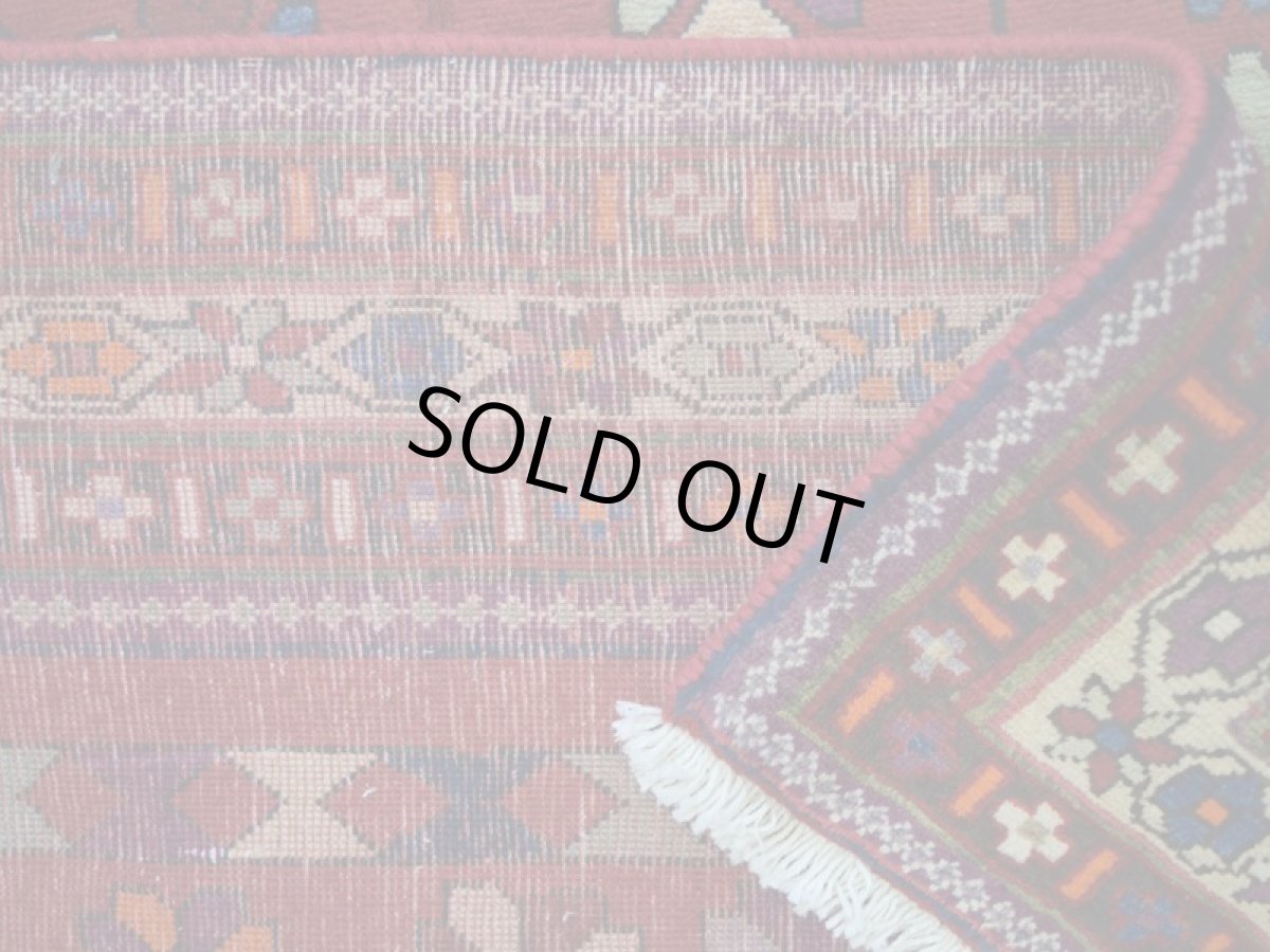 画像13: 良品 ペルシャ 部族絨毯 シールジャーン 縦2.5m 横2m 4.8㎡ 5帖程度 リビング ダイニング 3人掛けソファ サイズ 250 x 190 cm No.A772 肉厚 ウール 手織り ハンドメイド トライバル ラグ カーペット 赤 花柄 幾何学模様 民族柄 b-a772-250190h055a517 (13)