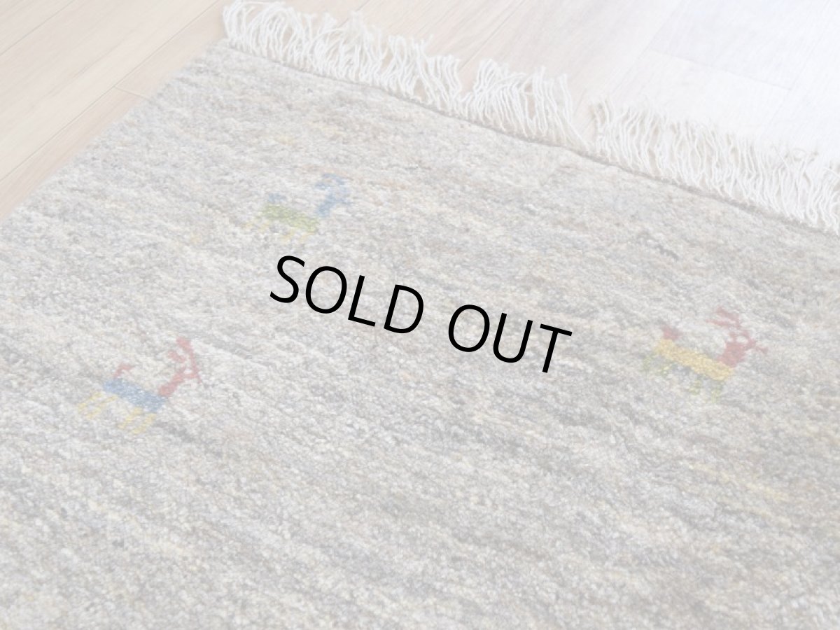 画像9: 新品 ペルシャ ギャッベ 縦2m 横2m 4㎡ 〜4帖程度 リビング ダイニング 2-3人掛けソファ 正方形 スクエア サイズ 196 × 206 cm No.A584 肉厚 天然 ウール ギャベ 手織り ハンドメイド ラグ 絨毯 カーペット 生成り クリーム ベージュ 茶 ライトグレー 原毛系 n-a584-196206h044a275 (9)