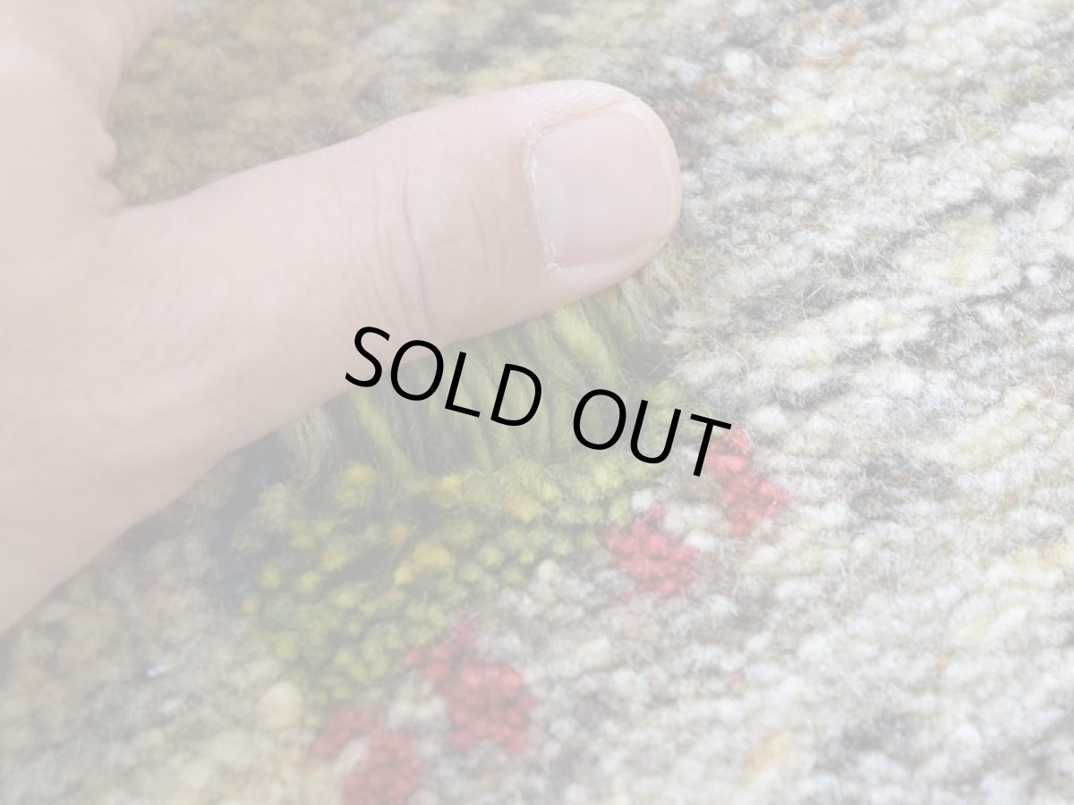 画像11: 新品 ペルシャ ギャッベ 縦2m 横2m 4㎡ 〜4帖程度 リビング ダイニング 2-3人掛けソファ 正方形 スクエア サイズ 196 × 206 cm No.A584 肉厚 天然 ウール ギャベ 手織り ハンドメイド ラグ 絨毯 カーペット 生成り クリーム ベージュ 茶 ライトグレー 原毛系 n-a584-196206h044a275 (11)