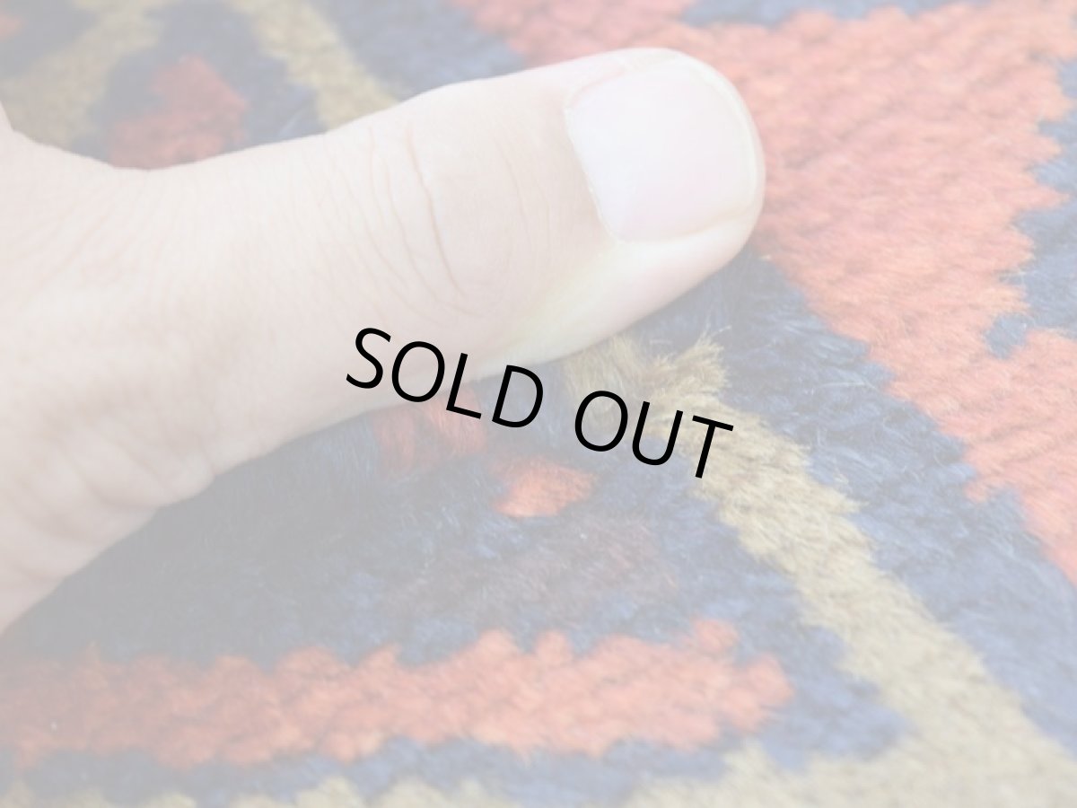 画像10: 良品 ペルシャ 部族絨毯  ロリ 縦2.7m 横1.9m 5㎡ 〜5帖 リビング ダイニング 2〜3人掛けソファ サイズ 265 x 185 cm No.A644 ウール 手織り ハンドメイド トライバル ラグ 部族絨毯 マット カーペット 幾何学模様 民族柄  赤 b-a644-265185h563a574 (10)