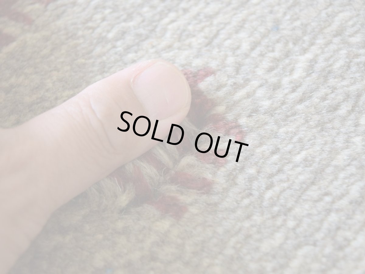 画像10: 新品 ペルシャ ギャッベ 縦1.2m アクセント ラグ サイズ 115 x 80 cm No.443 肉厚 天然 草木染 ウール 手織り ハンドメイド ギャベ マット カーペット  生命の樹 動物 民族柄 グレー エンジ n-443-11580s57 (10)