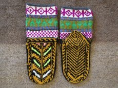 画像2: 新品 イラン製 アクリル混ウール ミドル 23-24 cm 手編み靴下 ニットルームソックス Long Knit Room Socks n-am2324-58h4a5 (2)