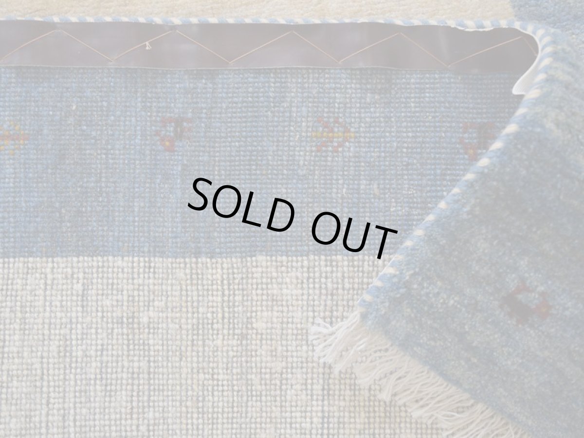 画像14: 新品 ペルシャ ギャッベ 縦1.8m 横1.3m 2.2㎡ 〜2帖 2人掛けソファ サイズ 175 × 123 cm No.1929 肉厚 天然 草木染 ウール ギャベ 手織り ハンドメイド ラグ 絨毯 カーペット ロリバフト リビングルームソファ足元やベッドサイドに 生成り クリーム インディゴブルー  n-1929-175123s532a003 (14)