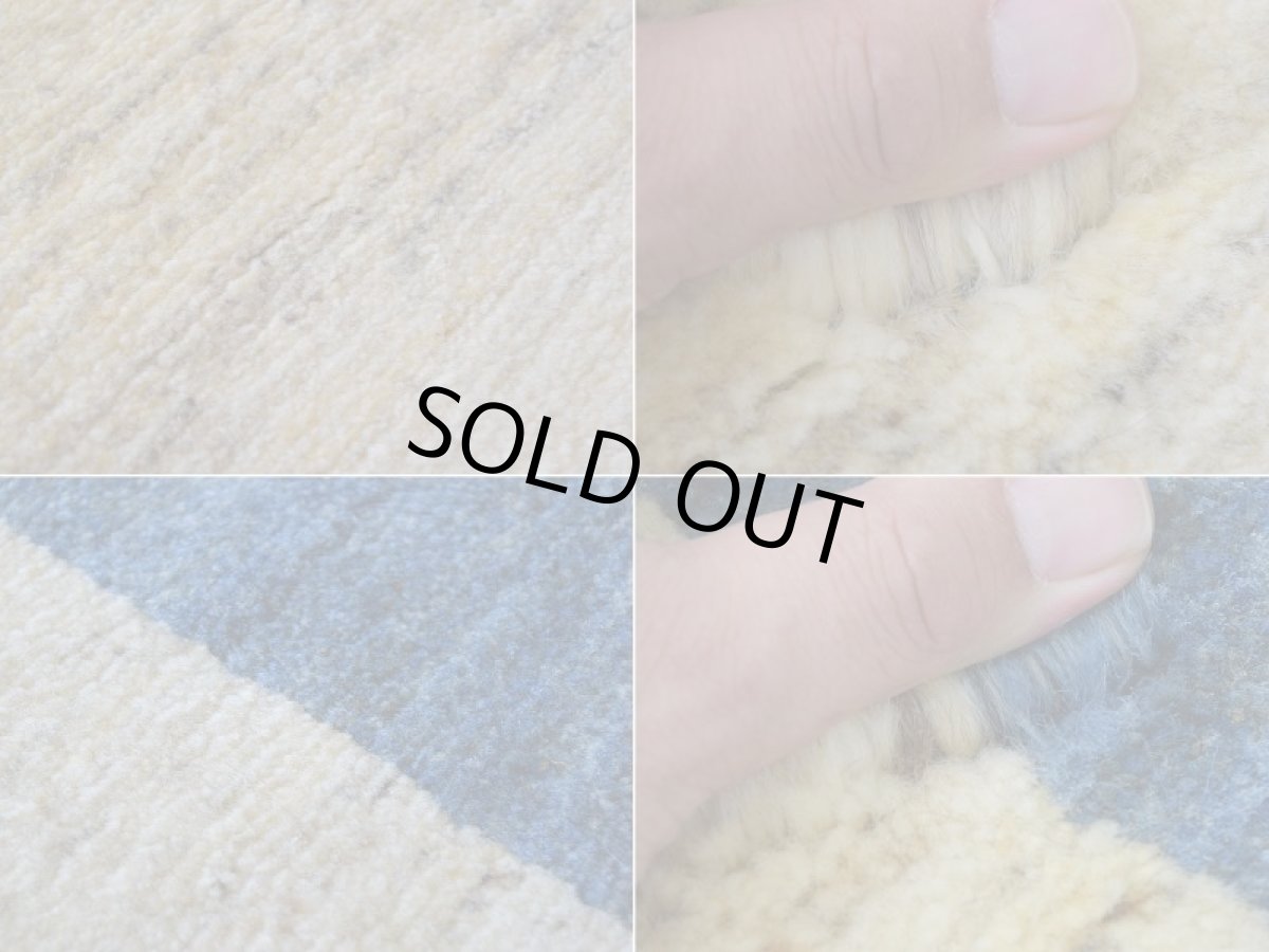 画像16: 新品 ペルシャ ギャッベ 縦1.8m 横1.3m 2.2㎡ 〜2帖 2人掛けソファ サイズ 175 × 123 cm No.1929 肉厚 天然 草木染 ウール ギャベ 手織り ハンドメイド ラグ 絨毯 カーペット ロリバフト リビングルームソファ足元やベッドサイドに 生成り クリーム インディゴブルー  n-1929-175123s532a003 (16)