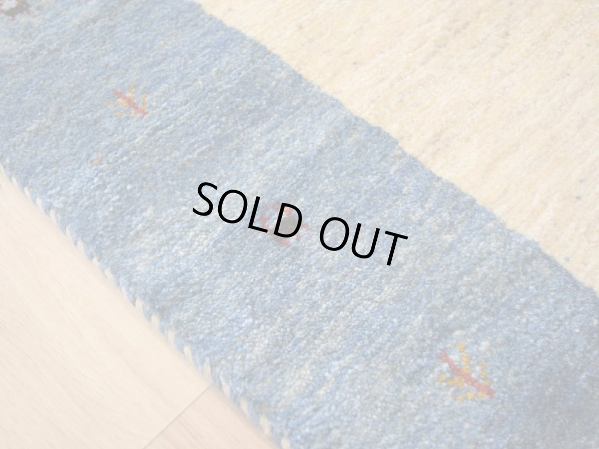 画像11: 新品 ペルシャ ギャッベ 縦1.8m 横1.3m 2.2㎡ 〜2帖 2人掛けソファ サイズ 175 × 123 cm No.1929 肉厚 天然 草木染 ウール ギャベ 手織り ハンドメイド ラグ 絨毯 カーペット ロリバフト リビングルームソファ足元やベッドサイドに 生成り クリーム インディゴブルー  n-1929-175123s532a003 (11)