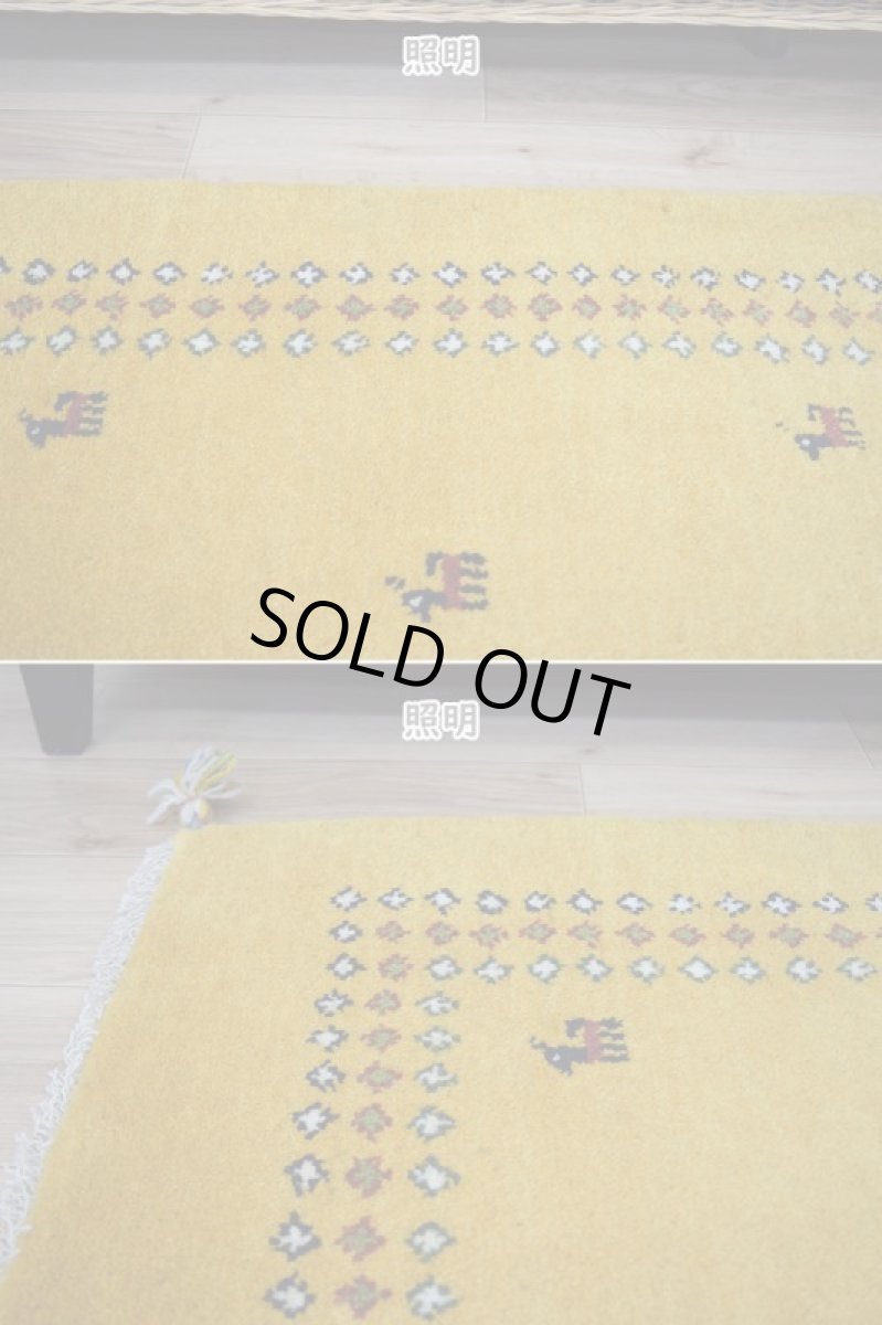 画像5: 新品 ペルシャ ギャッベ 玄関 マット サイズ 92 × 62 cm No.2231 肉厚 天然 ウール ギャベ 手織り ハンドメイド ラグ 絨毯 カーペット ロリバフト 玄関ドアマットのアクセントに イエロー 黄色 n-2231-092062h001a031 (5)