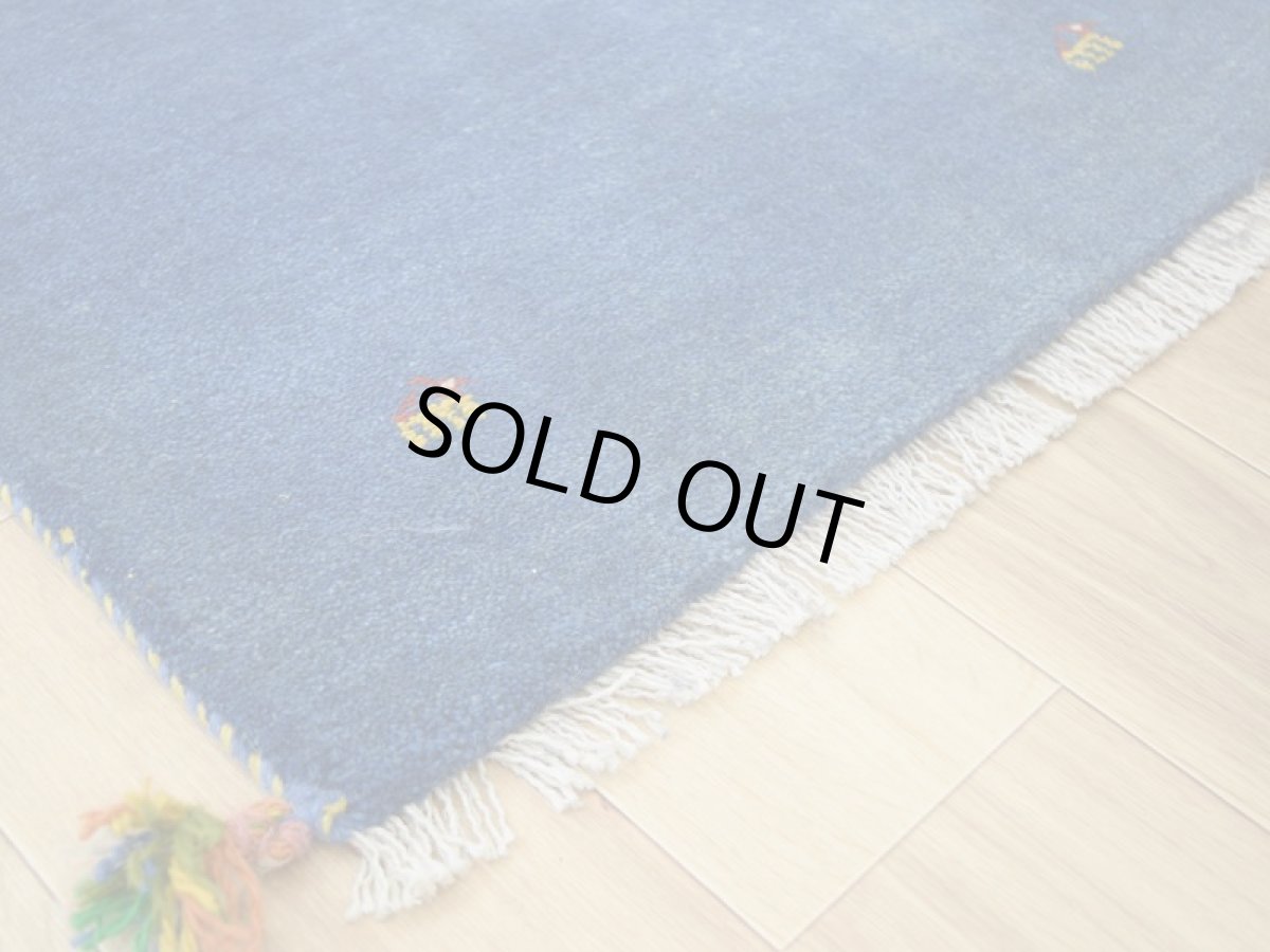 画像15: 新品 ペルシャ ギャッベ 玄関 マット サイズ 90 × 64 cm No.2227 肉厚 天然 ウール ギャベ 手織り ハンドメイド ラグ 絨毯 カーペット ロリバフト 玄関ドアマットのアクセントに インディゴブルー  n-2227-090064h001a031 (15)