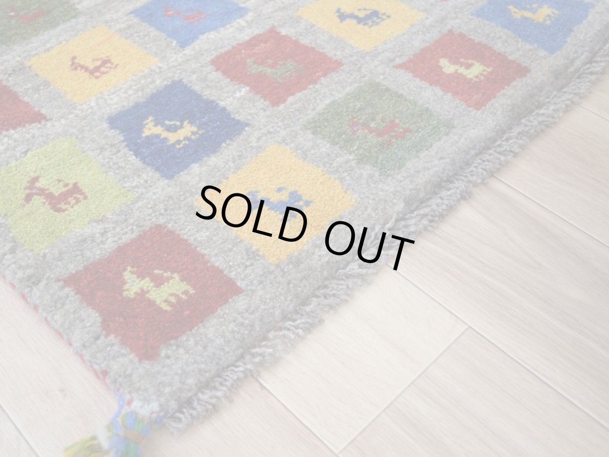 画像10: 新品 ペルシャ ギャッベ 玄関 マット サイズ 87 × 60 cm No.2229 肉厚 天然 ウール ギャベ 手織り ハンドメイド ラグ 絨毯 カーペット ロリバフト 玄関ドアマットのアクセントに 生成り グレー ベージュ 原毛系 マルチカラー n-2229-087060h001a031 (10)