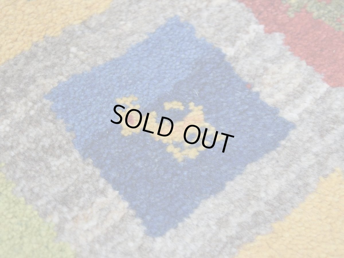 画像13: 新品 ペルシャ ギャッベ 玄関 マット サイズ 87 × 60 cm No.2229 肉厚 天然 ウール ギャベ 手織り ハンドメイド ラグ 絨毯 カーペット ロリバフト 玄関ドアマットのアクセントに 生成り グレー ベージュ 原毛系 マルチカラー n-2229-087060h001a031 (13)