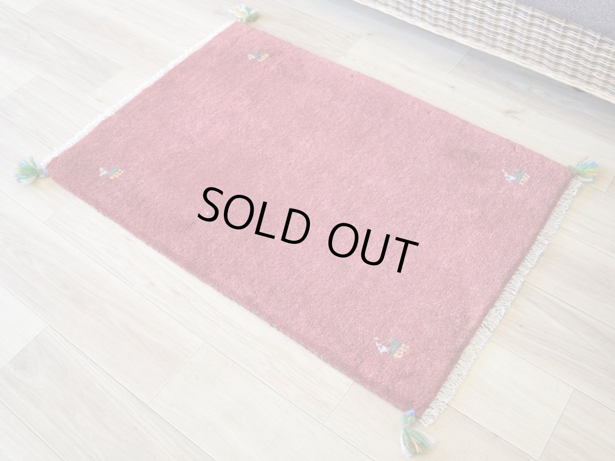 画像2: 新品 ペルシャ ギャッベ 玄関 マット サイズ 83 × 58 cm No.2228 肉厚 天然 ウール ギャベ 手織り ハンドメイド ラグ 絨毯 カーペット ロリバフト 玄関ドアマットのアクセントに 赤  n-2228-083058h001a031 (2)