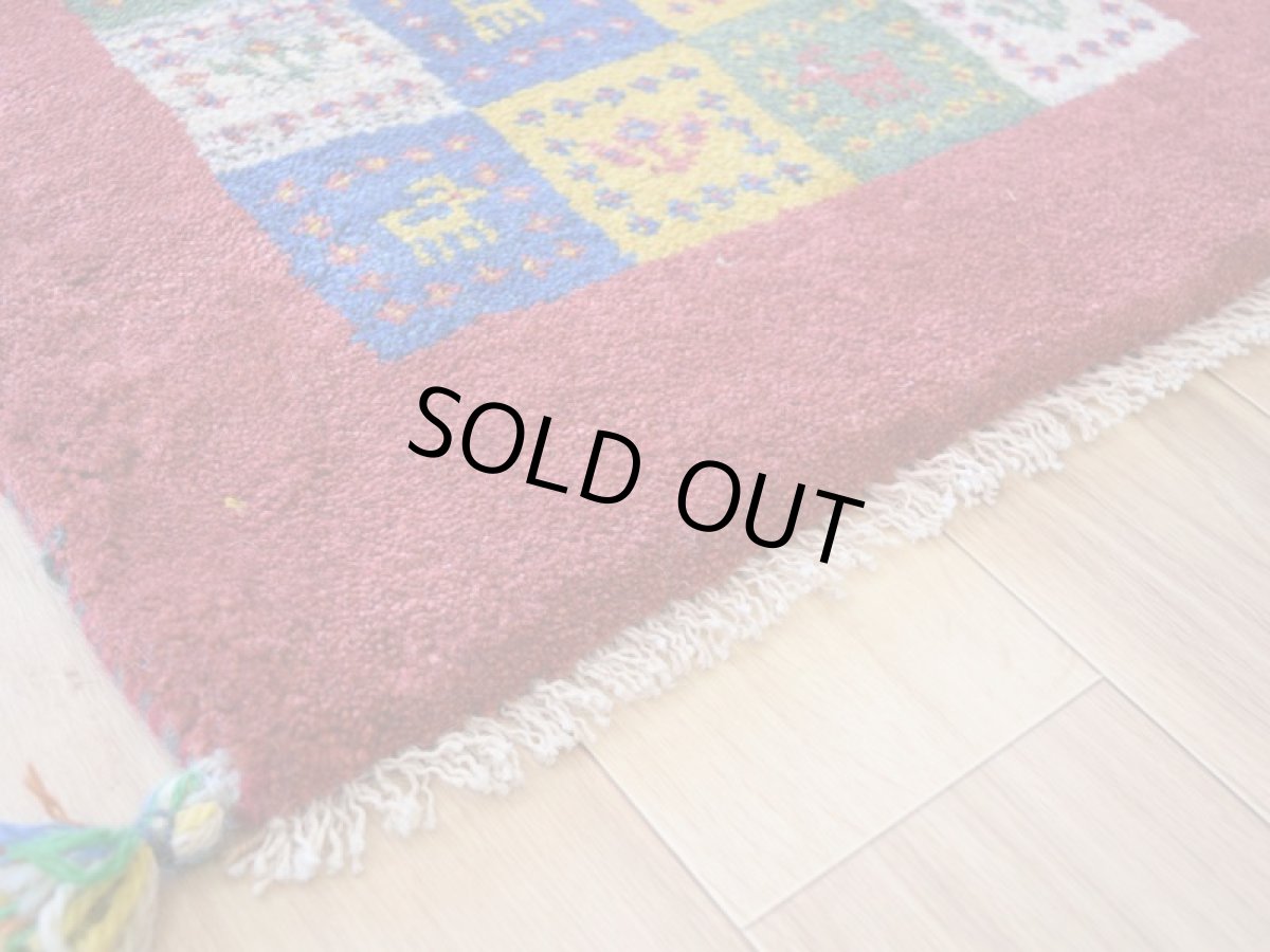 画像12: 新品 ペルシャ ギャッベ 玄関 マット サイズ 90 × 60 cm No.2226 肉厚 天然 ウール ギャベ 手織り ハンドメイド ラグ 絨毯 カーペット ロリバフト 玄関ドアマットのアクセントに パッチワーク柄 赤 マルチカラー n-2226-090060h001a031 (12)