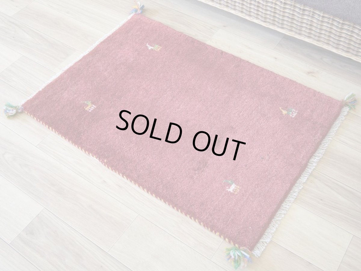 画像2: 新品 ペルシャ ギャッベ 玄関 マット サイズ 85 × 60 cm No.2225 肉厚 天然 ウール ギャベ 手織り ハンドメイド ラグ 絨毯 カーペット ロリバフト 玄関ドアマットのアクセントに 赤  n-2225-085060h001a031 (2)