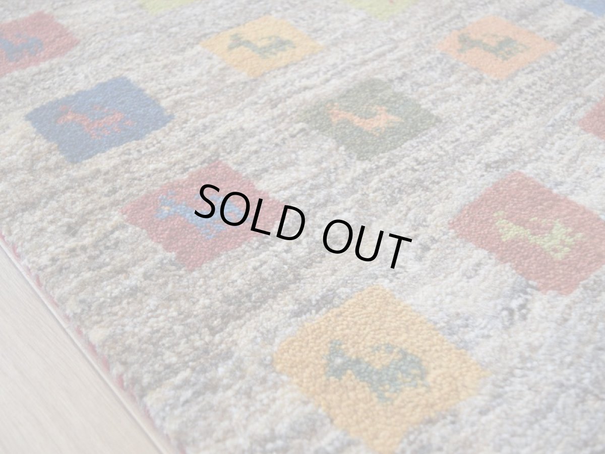 画像9: 新品 ペルシャ ギャッベ 玄関 マット サイズ 86 × 62 cm No.2224 肉厚 天然 ウール ギャベ 手織り ハンドメイド ラグ 絨毯 カーペット ロリバフト 玄関ドアマットのアクセントに 生成り クリーム ベージュ 原毛系 マルチカラー n-2224-086062h001a031 (9)