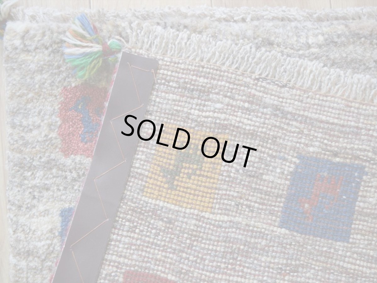 画像15: 新品 ペルシャ ギャッベ 玄関 マット サイズ 86 × 62 cm No.2224 肉厚 天然 ウール ギャベ 手織り ハンドメイド ラグ 絨毯 カーペット ロリバフト 玄関ドアマットのアクセントに 生成り クリーム ベージュ 原毛系 マルチカラー n-2224-086062h001a031 (15)