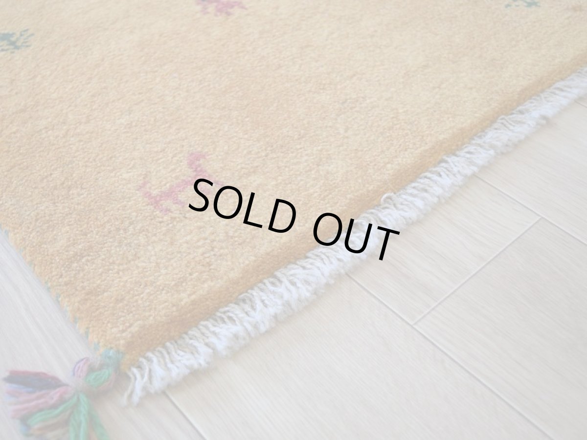 画像10: 新品 ペルシャ ギャッベ 玄関 マット サイズ 88 × 57 cm No.2223 肉厚 天然 ウール ギャベ 手織り ハンドメイド ラグ 絨毯 カーペット ロリバフト 玄関ドアマットのアクセントに イエロー 黄色 からし色  n-2223-088057h001a031 (10)