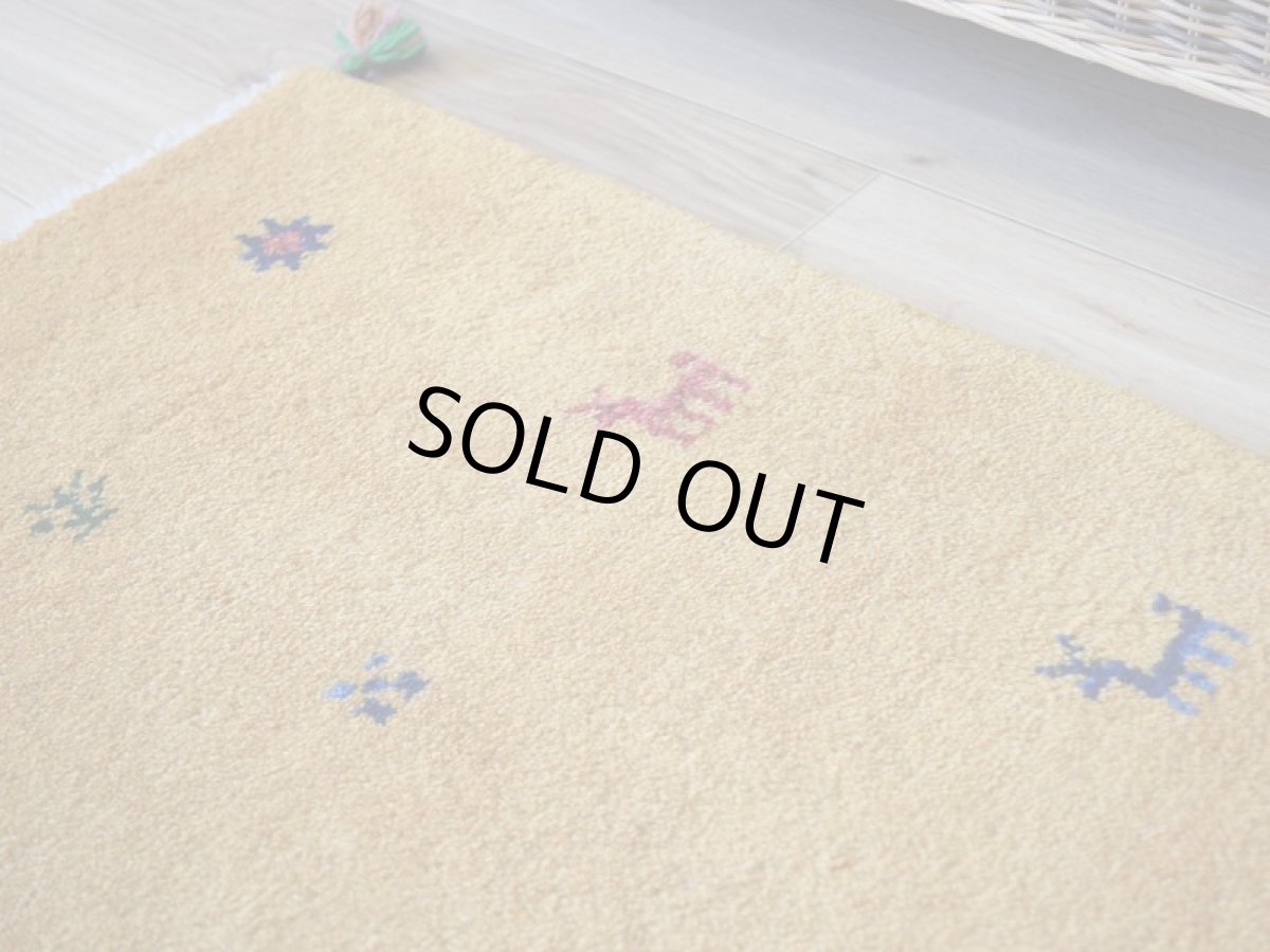 画像8: 新品 ペルシャ ギャッベ 玄関 マット サイズ 88 × 57 cm No.2223 肉厚 天然 ウール ギャベ 手織り ハンドメイド ラグ 絨毯 カーペット ロリバフト 玄関ドアマットのアクセントに イエロー 黄色 からし色  n-2223-088057h001a031 (8)