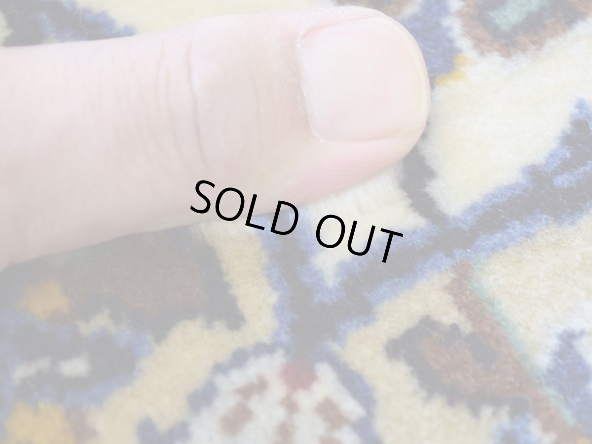 画像11: 美品 ペルシャ 絨毯 カシャーン 産 シャドサル工房 工房名入 縦2.5m 横1.5m 3.3㎡ 〜3.5帖程度 リビング ダイニング 2-3人掛けソファ サイズ 227 x 145 cm No.2635 コルクウール 手織り ラグ 敷物 カーペット メダリオン 生成り アイボリー ベージュ a-2635-227145s035a096 (11)