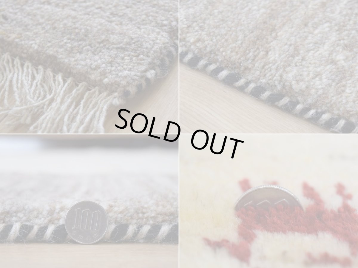 画像20: 新品 ペルシャ ギャッベ 縦2m 横1.5m 3㎡ 〜3帖 リビング ダイニング 2-3人掛けソファ サイズ 198 × 150 cm No.A570 肉厚 天然 ウール ギャベ 手織り ハンドメイド ラグ 絨毯 カーペット リビングダイニングルームやベッドサイドに 赤 生成り グレー 原毛系 動物 n-a570-198150h523a324 (20)