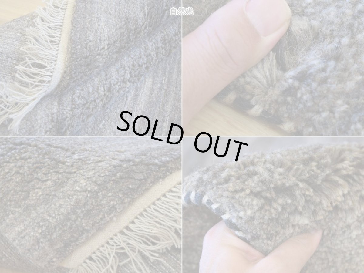 画像18: 新品 ペルシャ ギャッベ 縦2m 横1.5m 3㎡ 〜2帖 リビング ダイニング 2-3人掛けソファ サイズ 193 × 156 cm No.P398 肉厚 天然 ウール ギャベ 手織り ハンドメイド ラグ 絨毯 カーペット リビングダイニングルームやベッドサイドに グレー ベージュ 茶 生成り クリーム 原毛系 プレーン n-p398-193156h092p (18)