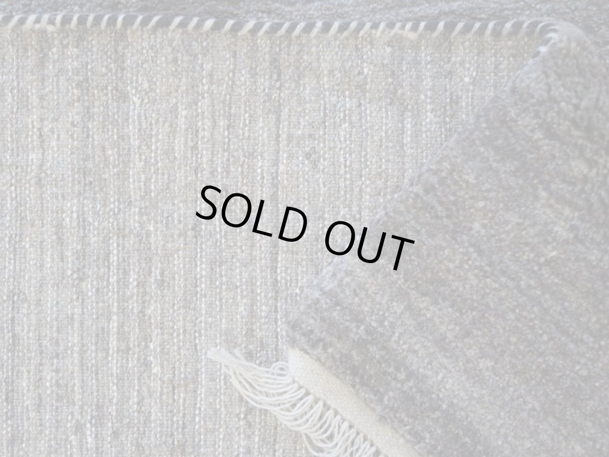 画像17: 新品 ペルシャ ギャッベ 縦2m 横1.5m 3㎡ 〜2帖 リビング ダイニング 2-3人掛けソファ サイズ 193 × 156 cm No.P398 肉厚 天然 ウール ギャベ 手織り ハンドメイド ラグ 絨毯 カーペット リビングダイニングルームやベッドサイドに グレー ベージュ 茶 生成り クリーム 原毛系 プレーン n-p398-193156h092p (17)