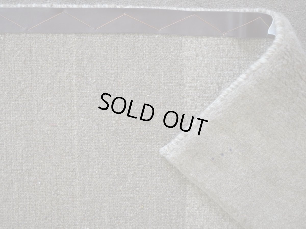 画像15: 新品 ペルシャ ギャッベ 縦2m 横1.5m 3㎡ 〜3帖 リビング ダイニング 2-3人掛けソファサイズ 200 × 150 cm No.1444 天然 肉厚 ウール ギャベ 手織り ハンドメイド ラグ 絨毯 カーペット ベージュ ブラウン グレー グラデーション ボーダー 生命の樹 柄 リビングダイニングルームやベッドサイドに n-1444-200150h081a532 (15)