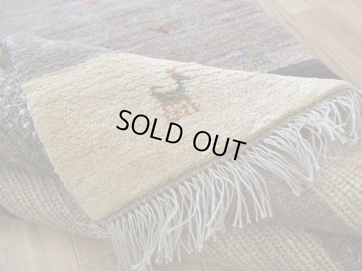 画像13: 新品 ペルシャ ギャッベ 縦1.5m 横1m 2人掛けソファ サイズ 140 × 105 cm No.P401 肉厚 天然 ウール ギャベ 手織り ハンドメイド ラグ 絨毯 カーペット 動物 生命の樹 ボーダー マルチカラー n-p401-140105h841a591 (13)