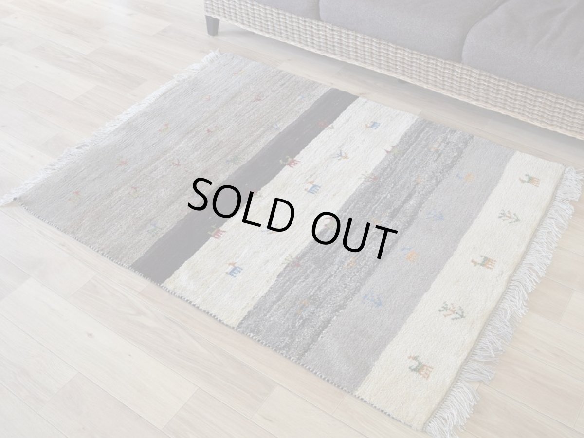 画像2: 新品 ペルシャ ギャッベ 縦1.5m 横1m 2人掛けソファ サイズ 140 × 105 cm No.P401 肉厚 天然 ウール ギャベ 手織り ハンドメイド ラグ 絨毯 カーペット 動物 生命の樹 ボーダー マルチカラー n-p401-140105h841a591 (2)