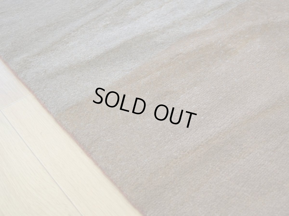 画像12: 新品 ペルシャ ギャッベ 縦3m 横2m 6㎡ 〜6帖程度 リビング ダイニング 3人掛けソファ コーナーソファサイズ 280 × 218 cm No.1437 肉厚 ウール ギャベ 手織り ハンドメイド ラグ 絨毯 カーペット ベージュ ブラウン グレー ブラック グラデーション ボーダー リビングダイニングルームやベッドサイドに n-1437-280218s563a574 (12)