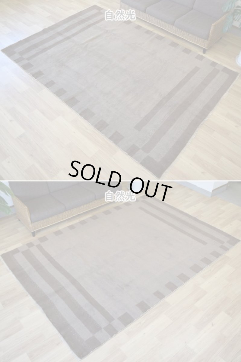 画像4: 新品 ペルシャ ギャッベ 縦3m 横2m 6㎡ 〜6帖程度 リビング ダイニング 3人掛けソファ コーナーソファサイズ 290 × 199 cm No.1456 ウール ギャベ 手織り ハンドメイド ラグ 絨毯 カーペット ベージュ ブラウン カーキ ボーダー リビングダイニングルームやお部屋の中心に n-1456-290199s053a054 (4)