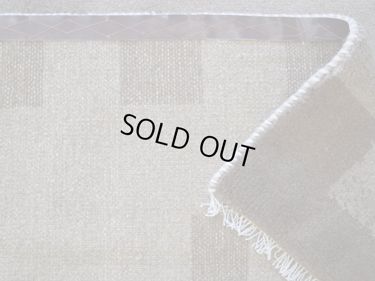 画像16: 新品 ペルシャ ギャッベ 縦3m 横2m 6㎡ 〜6帖程度 リビング ダイニング 3人掛けソファ コーナーソファサイズ 290 × 199 cm No.1456 ウール ギャベ 手織り ハンドメイド ラグ 絨毯 カーペット ベージュ ブラウン カーキ ボーダー リビングダイニングルームやお部屋の中心に n-1456-290199s053a054 (16)