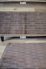 画像5: 新品 ペルシャ ギャッベ 縦1.5m 横1m 2人掛けソファ サイズ 149 × 102 cm No.1441 肉厚 天然 ウール ギャベ 手織り リーズバフト ハンドメイド ラグ 絨毯 カーペット ソファの足元やベッドサイドに ブラウン ベージュ 紫 茶 オレンジ グラデーション n-1441-149102s190-021 (5)