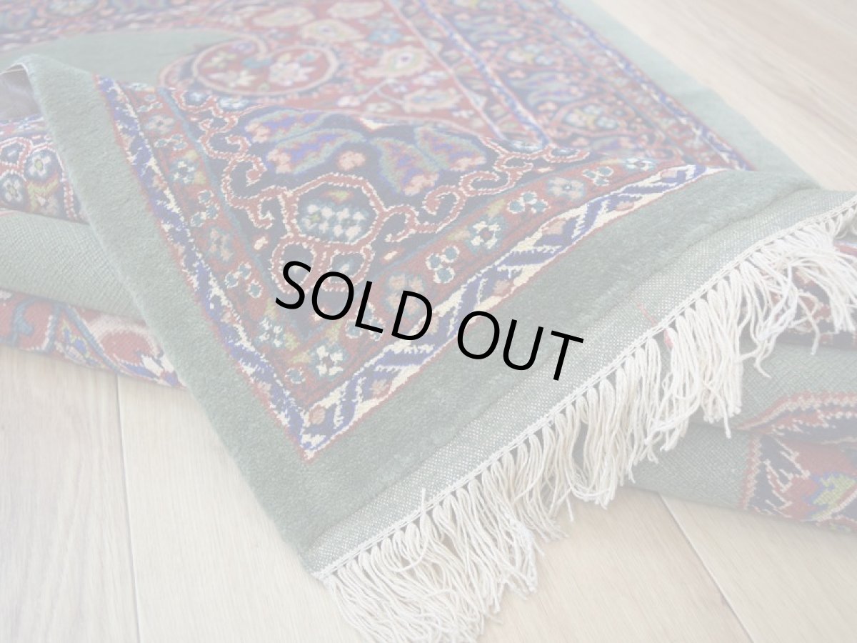 画像14: 新品 ペルシャ 部族絨毯 グーチャン 縦1.5m 横1m 1.5㎡ 1-2人掛けソファ センターラグ サイズ 154 x 106 cm No.2128 ウール シルク 手織り ハンドメイド トライバル ラグ カーペット ボテ模様 深緑 グリーン エンジ 赤 ワインレッド n-2128-154106s084526 (14)