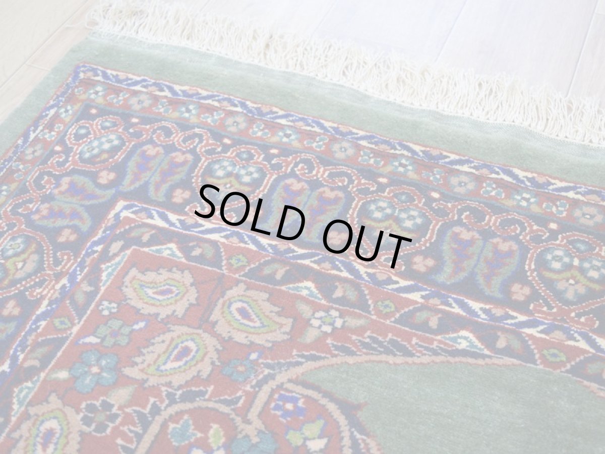 画像9: 新品 ペルシャ 部族絨毯 グーチャン 縦1.5m 横1m 1.5㎡ 1-2人掛けソファ センターラグ サイズ 154 x 106 cm No.2128 ウール シルク 手織り ハンドメイド トライバル ラグ カーペット ボテ模様 深緑 グリーン エンジ 赤 ワインレッド n-2128-154106s084526 (9)