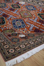 画像8: 美品 ペルシャ 部族絨毯 グーチャン 縦1.5m 横1m1.5㎡ アクセントラグ 1-2人掛けソファ サイズ  144 x 98 cm No.2148 ウール 手織り ハンドメイド トライバル ラグ カーペット 幾何学模様 緑 グリーン オレンジ 茶  中古品に抵抗のある方にもおすすめです a-2148-144098s411051 (8)