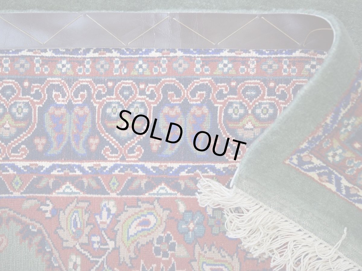 画像15: 新品 ペルシャ 部族絨毯 グーチャン 縦1.5m 横1m 1.5㎡ 1-2人掛けソファ センターラグ サイズ 154 x 106 cm No.2128 ウール シルク 手織り ハンドメイド トライバル ラグ カーペット ボテ模様 深緑 グリーン エンジ 赤 ワインレッド n-2128-154106s084526 (15)