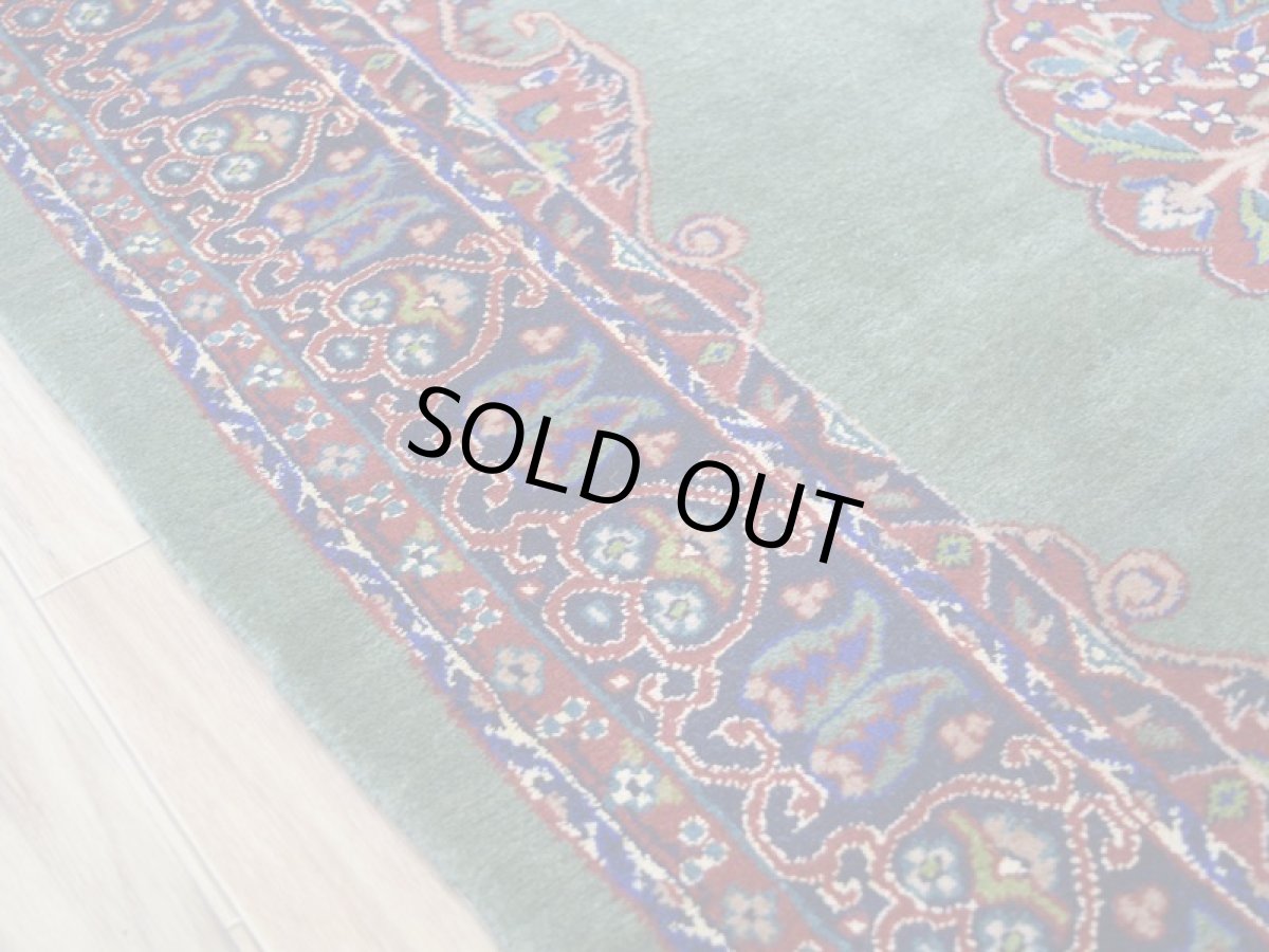 画像12: 新品 ペルシャ 部族絨毯 グーチャン 縦1.5m 横1m 1.5㎡ 1-2人掛けソファ センターラグ サイズ 154 x 106 cm No.2128 ウール シルク 手織り ハンドメイド トライバル ラグ カーペット ボテ模様 深緑 グリーン エンジ 赤 ワインレッド n-2128-154106s084526 (12)