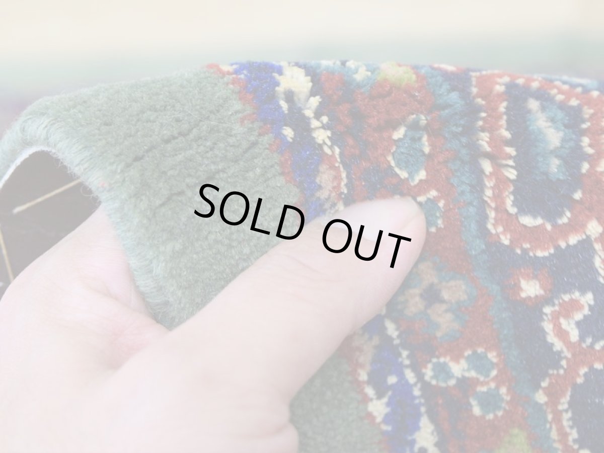 画像13: 新品 ペルシャ 部族絨毯 グーチャン 縦1.5m 横1m 1.5㎡ 1-2人掛けソファ センターラグ サイズ 154 x 106 cm No.2128 ウール シルク 手織り ハンドメイド トライバル ラグ カーペット ボテ模様 深緑 グリーン エンジ 赤 ワインレッド n-2128-154106s084526 (13)