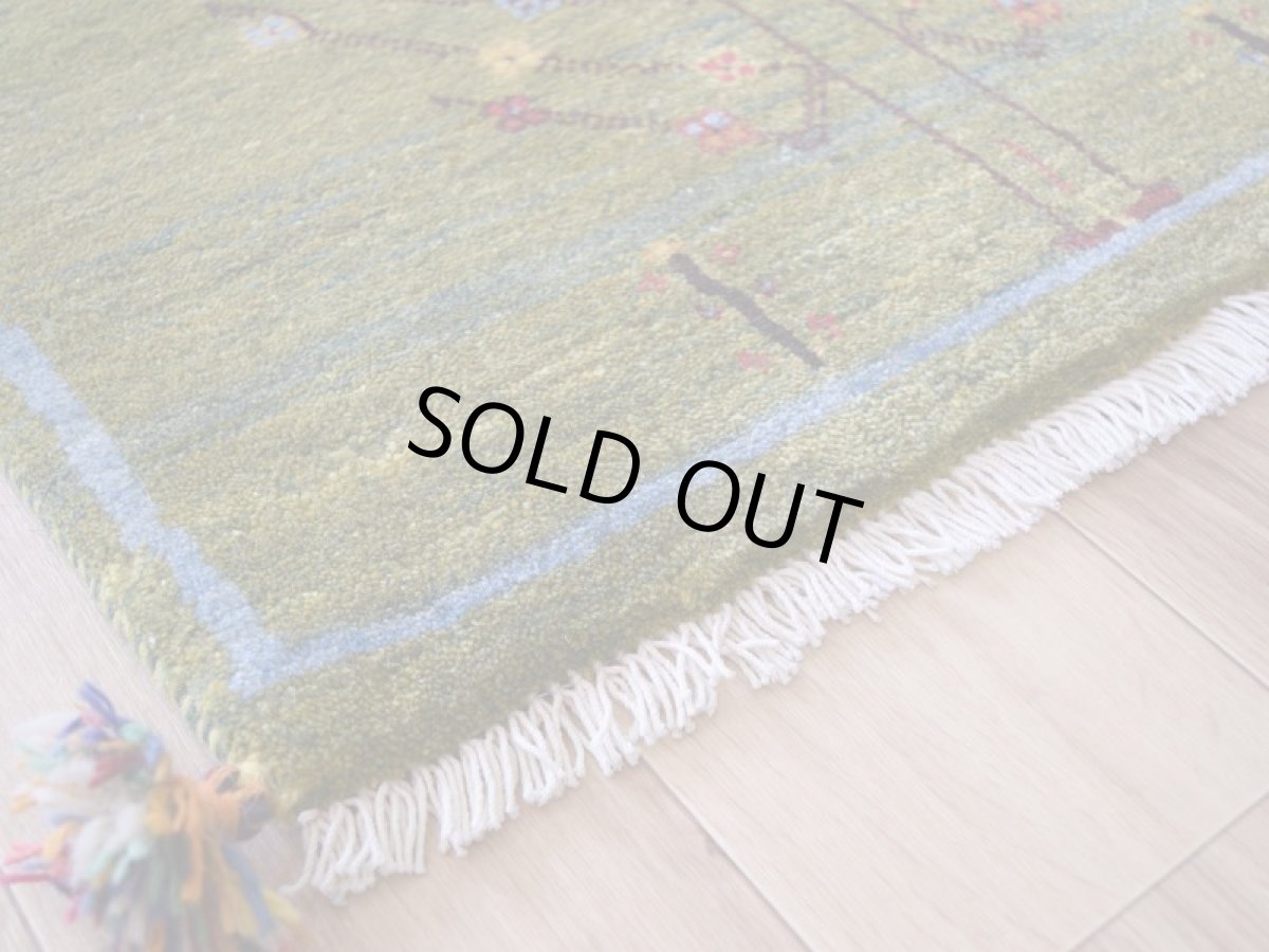 画像14: 新品 ペルシャ ギャッベ 玄関 マット サイズ 82 × 62 cm No.2470 肉厚 天然 ウール ギャベ 手織り リーズバフト ハンドメイド ラグ 絨毯 カーペット 玄関ドアマットのアクセントに 生命の樹 緑 グリーン マルチカラー n-2470-082062s570001 (14)