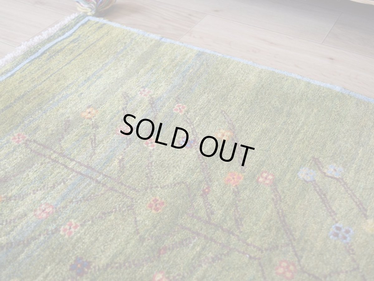 画像8: 新品 ペルシャ ギャッベ 玄関 マット サイズ 82 × 62 cm No.2470 肉厚 天然 ウール ギャベ 手織り リーズバフト ハンドメイド ラグ 絨毯 カーペット 玄関ドアマットのアクセントに 生命の樹 緑 グリーン マルチカラー n-2470-082062s570001 (8)