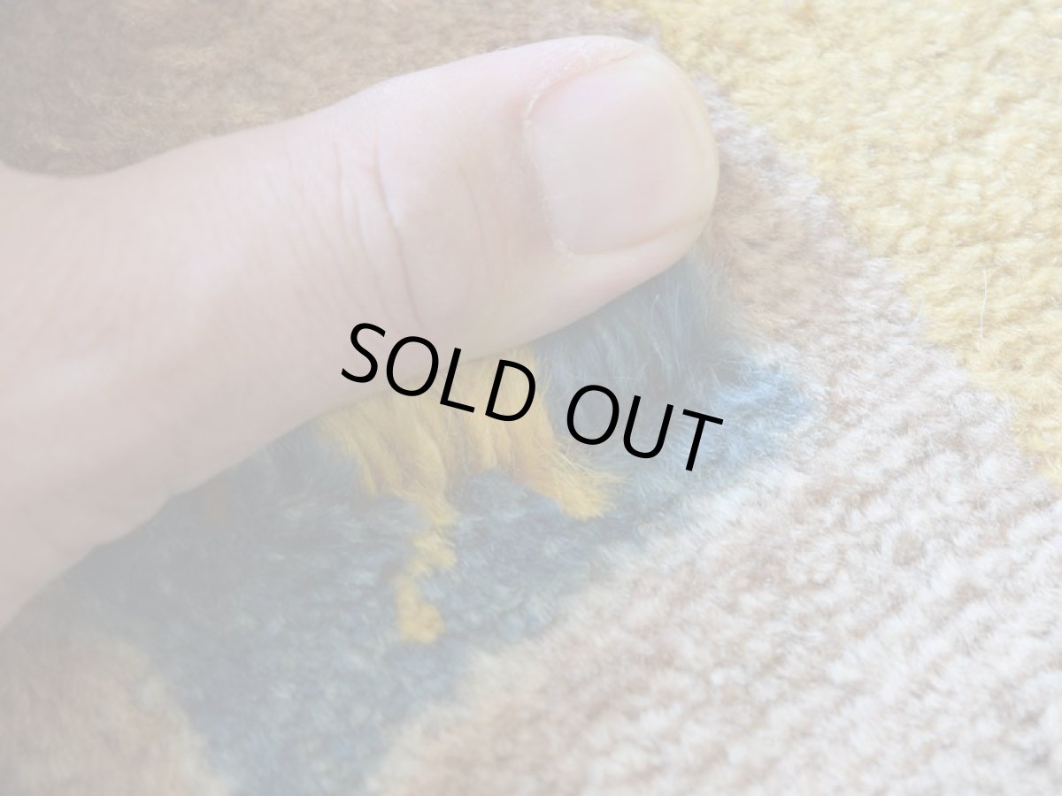 画像10: 新品 ペルシャ ギャッベ 縦1.5m 横1m 2人掛けソファ サイズ 142 × 80 cm No.2412 肉厚 天然 ウール ギャベ 手織り リーズバフト ハンドメイド ラグ 絨毯 カーペット 生命の樹 動物 イエロー 黄色 ベージュ n-2412-142080s731971 (10)