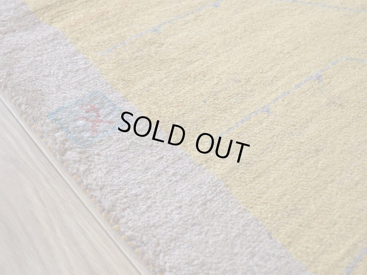 画像11: 新品 ペルシャ ギャッベ 縦1.5m 横1m 2人掛けソファ サイズ 142 × 80 cm No.2412 肉厚 天然 ウール ギャベ 手織り リーズバフト ハンドメイド ラグ 絨毯 カーペット 生命の樹 動物 イエロー 黄色 ベージュ n-2412-142080s731971 (11)