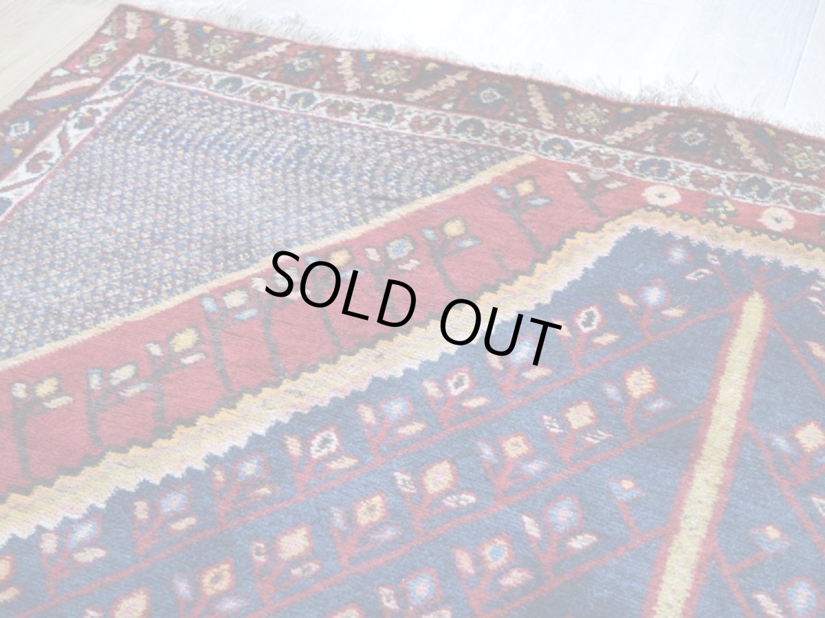 画像9: 良品 ペルシャ 部族絨毯  シールジャーン 縦2.3m 横1.6m 3.6㎡ 〜3.5帖 リビング ダイニング 2〜3人掛けソファ サイズ 230 x 155 cm No.P654 天然 ウール 手織り ハンドメイド トライバル ラグ 部族絨毯 マット カーペット 花模様 幾何学模様 民族柄 ネイビー 赤 b-a654-230155h514045 (9)