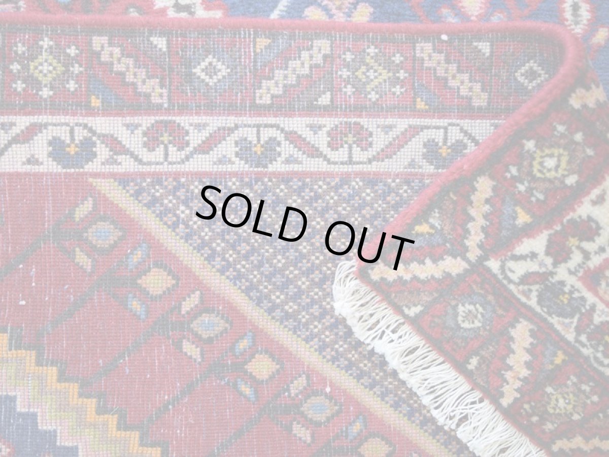 画像14: 良品 ペルシャ 部族絨毯  シールジャーン 縦2.3m 横1.6m 3.6㎡ 〜3.5帖 リビング ダイニング 2〜3人掛けソファ サイズ 230 x 155 cm No.P654 天然 ウール 手織り ハンドメイド トライバル ラグ 部族絨毯 マット カーペット 花模様 幾何学模様 民族柄 ネイビー 赤 b-a654-230155h514045 (14)