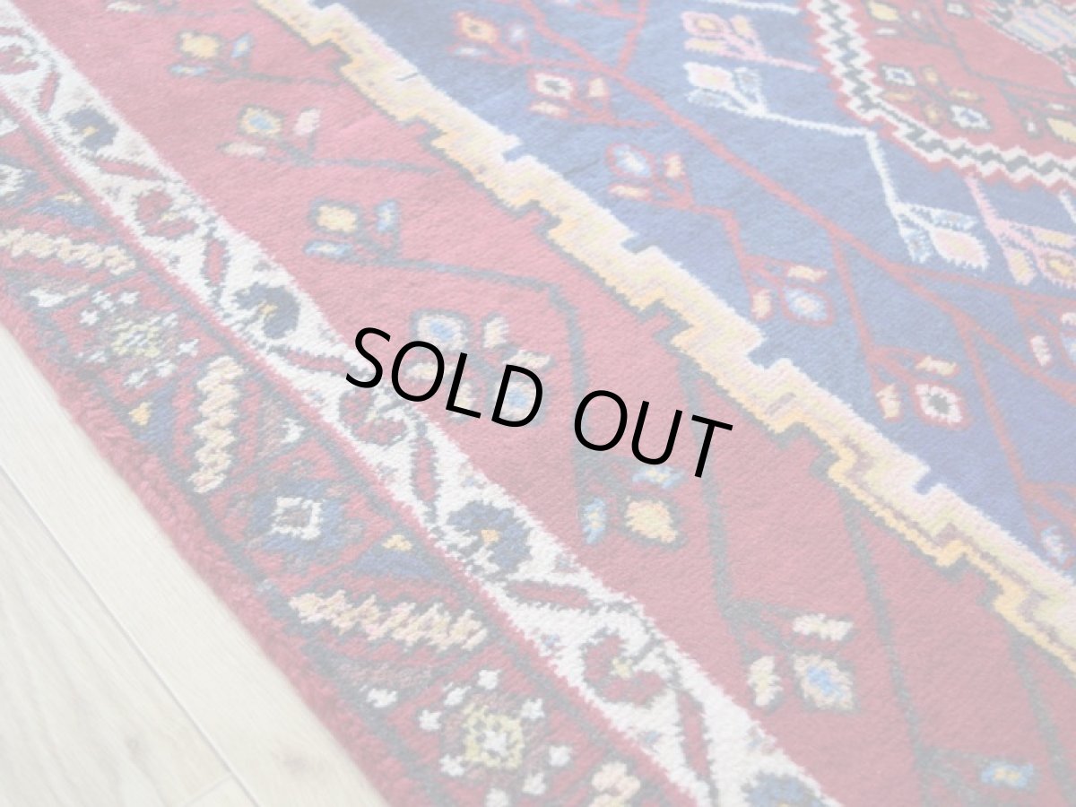 画像11: 良品 ペルシャ 部族絨毯  シールジャーン 縦2.3m 横1.6m 3.6㎡ 〜3.5帖 リビング ダイニング 2〜3人掛けソファ サイズ 230 x 155 cm No.P654 天然 ウール 手織り ハンドメイド トライバル ラグ 部族絨毯 マット カーペット 花模様 幾何学模様 民族柄 ネイビー 赤 b-a654-230155h514045 (11)