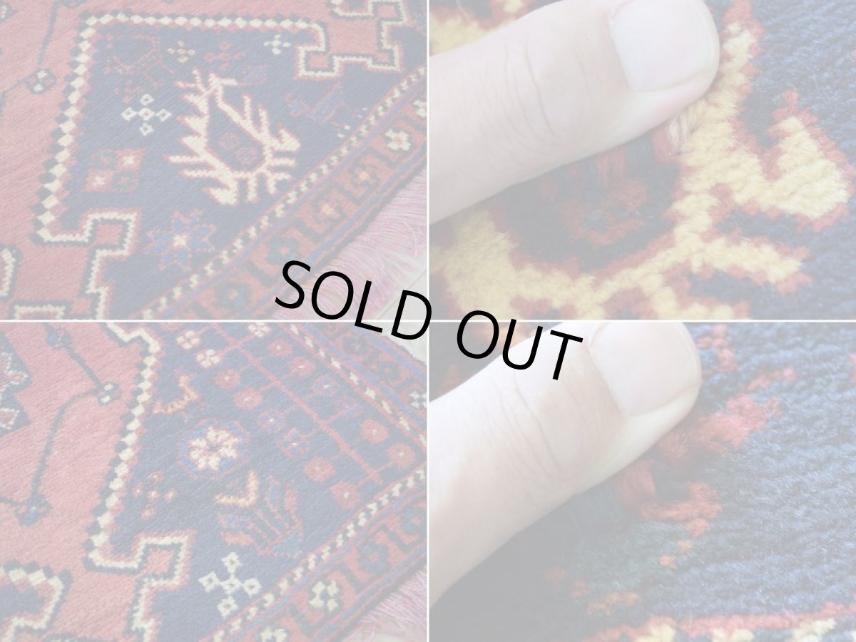 画像16: 良品 ペルシャ 部族絨毯 シールジャン 縦1.7m 横1.2m 2㎡ 〜2帖程度 リビング ダイニング 2〜3人掛けソファ センターテーブル サイズ 170 x 115 cm No.A835 ウール 手織り トライバル ラグ 敷物 マット カーペット 幾何学模様 ヘイバトルー柄 ヴィンテージ ビンテージ  赤 レッド 紺 ネイビー b-a835-170115h522392 (16)